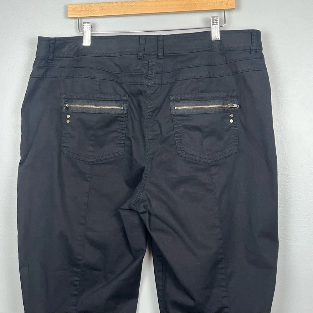 Chico’s black cotton spandex comfort waist 4 pocket lightweight ankle pants, 14.